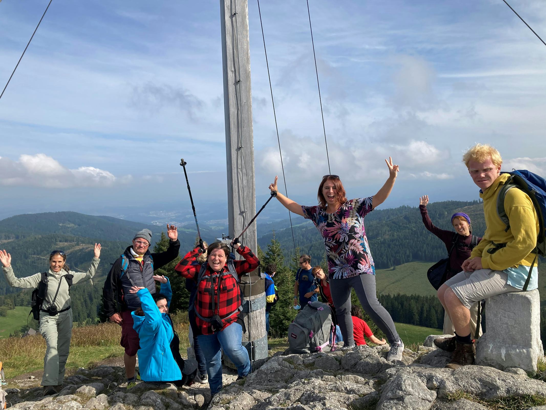 Die TUMAWAS-Freizeitassistenzgruppe am Gipfelkreuz
