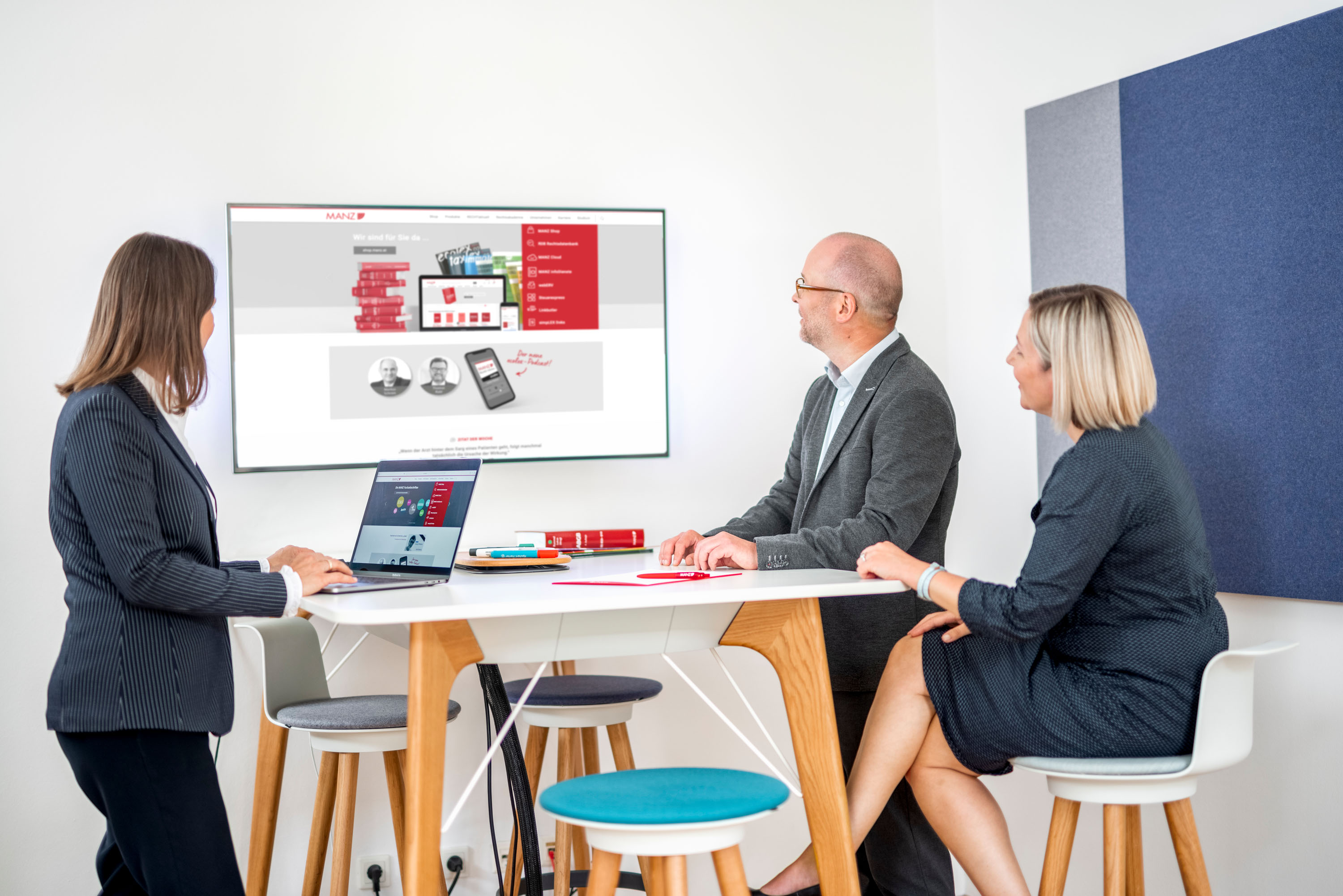 Meeting/ Besprechungsraum