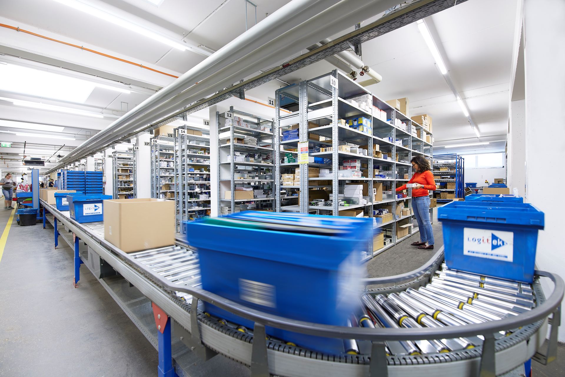 Wirf einen Blick in unser Lager :)