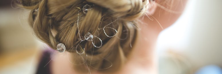 Friseur*in & Perückenmacher*in